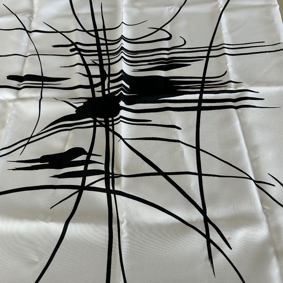 Vintage Italian abstract black and white scarf with black edging - Picture 1 of 1